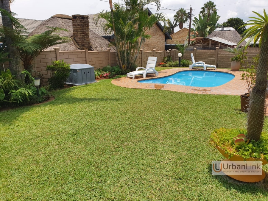 3 Bedroom Property for Sale in Safari Gardens North West